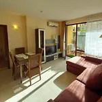 아파트 Rose Village Private