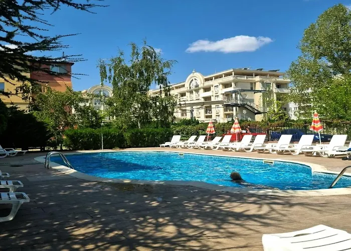 Rose Village Private Apartment *